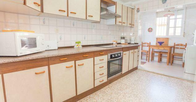 Apartamento Villa De Rota - Vista Mar, 135M2, Terraza, Sat Tv Y Mas المظهر الخارجي الصورة
